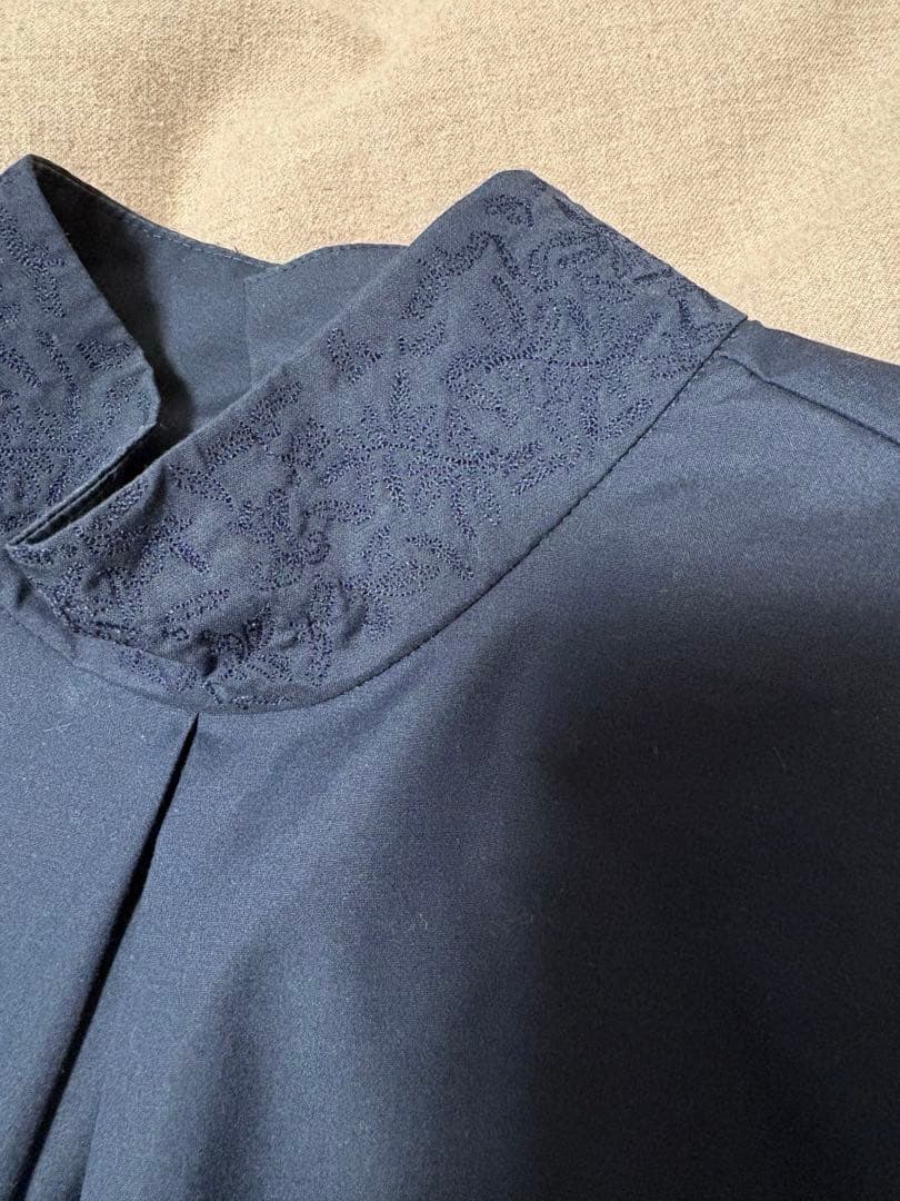 deres blooming embroidery blouse ネイビー　刺繍