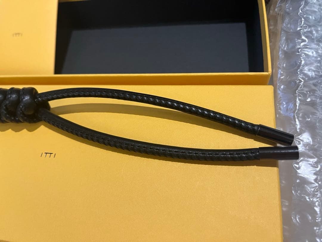 新品未使用　iTTi キーリング　本革　キーホルダー　チャーム