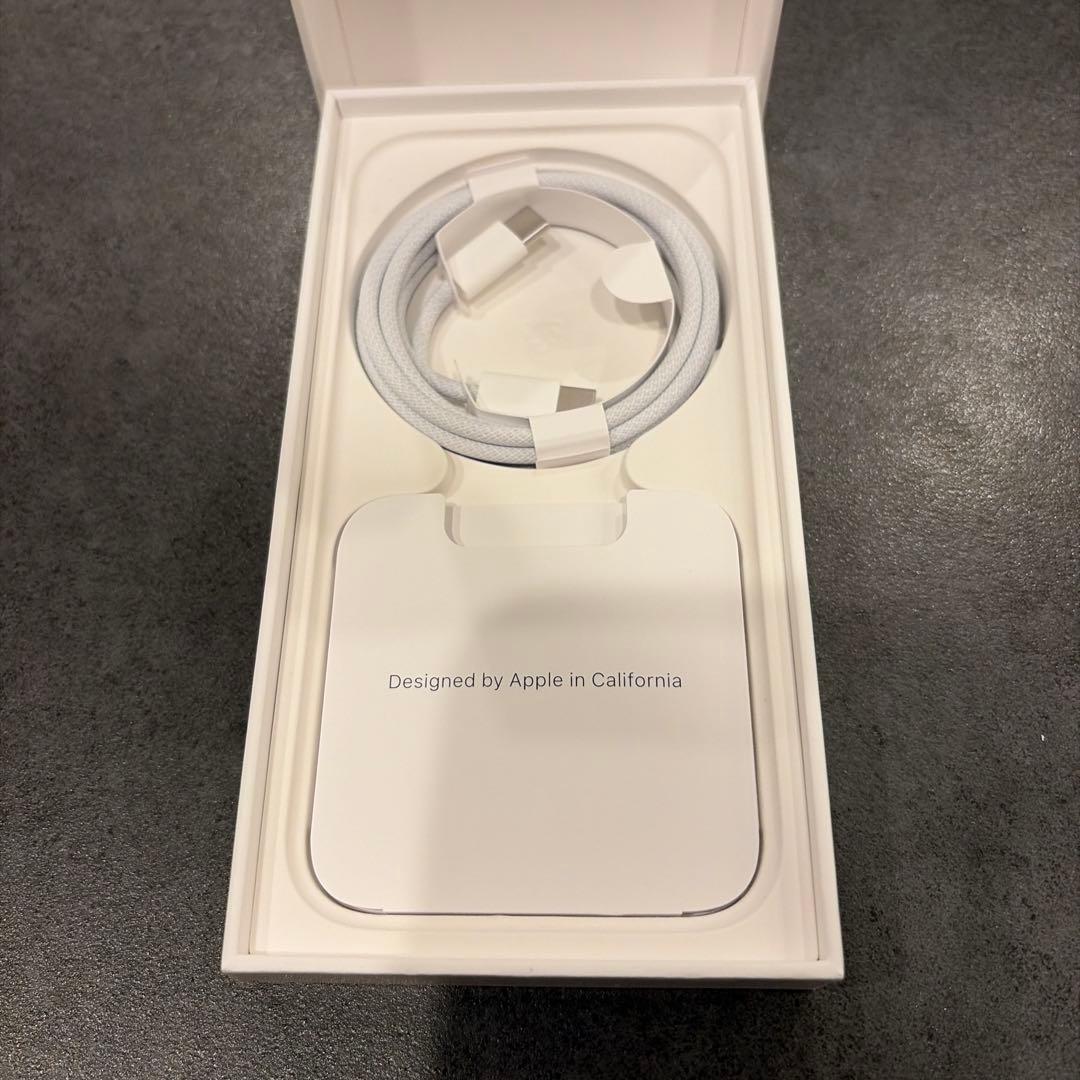 Apple iPhone 15 Pro 本体　ブルーチタニウム