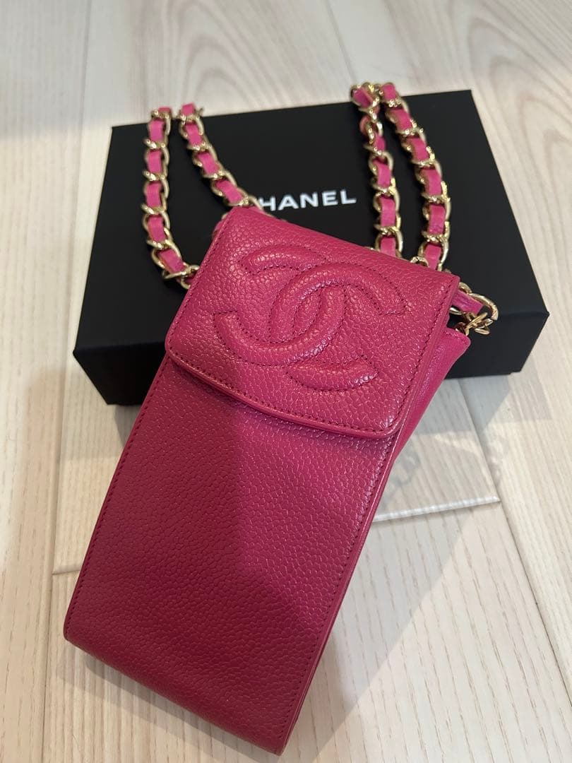 CHANEL ピンク レザー スマホケース