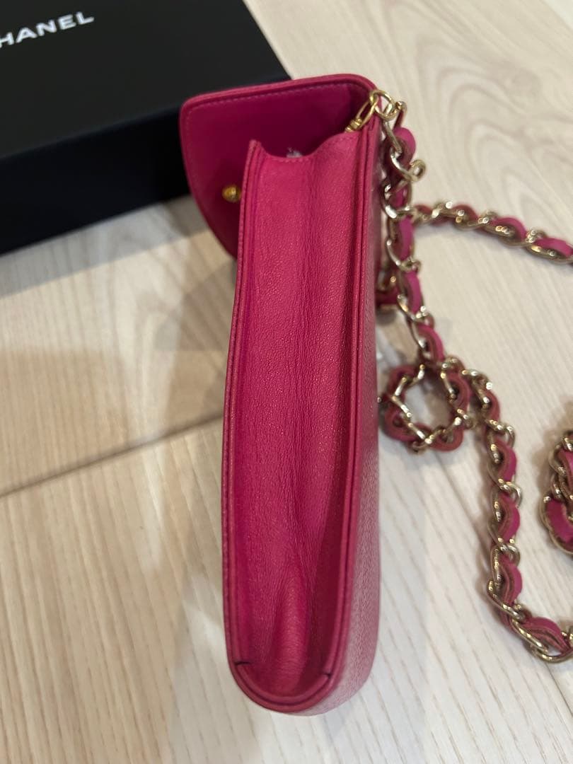 CHANEL ピンク レザー スマホケース