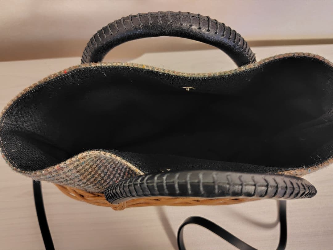 籐編みかごバッグポシェット　ウール　本革 ハンドメイド