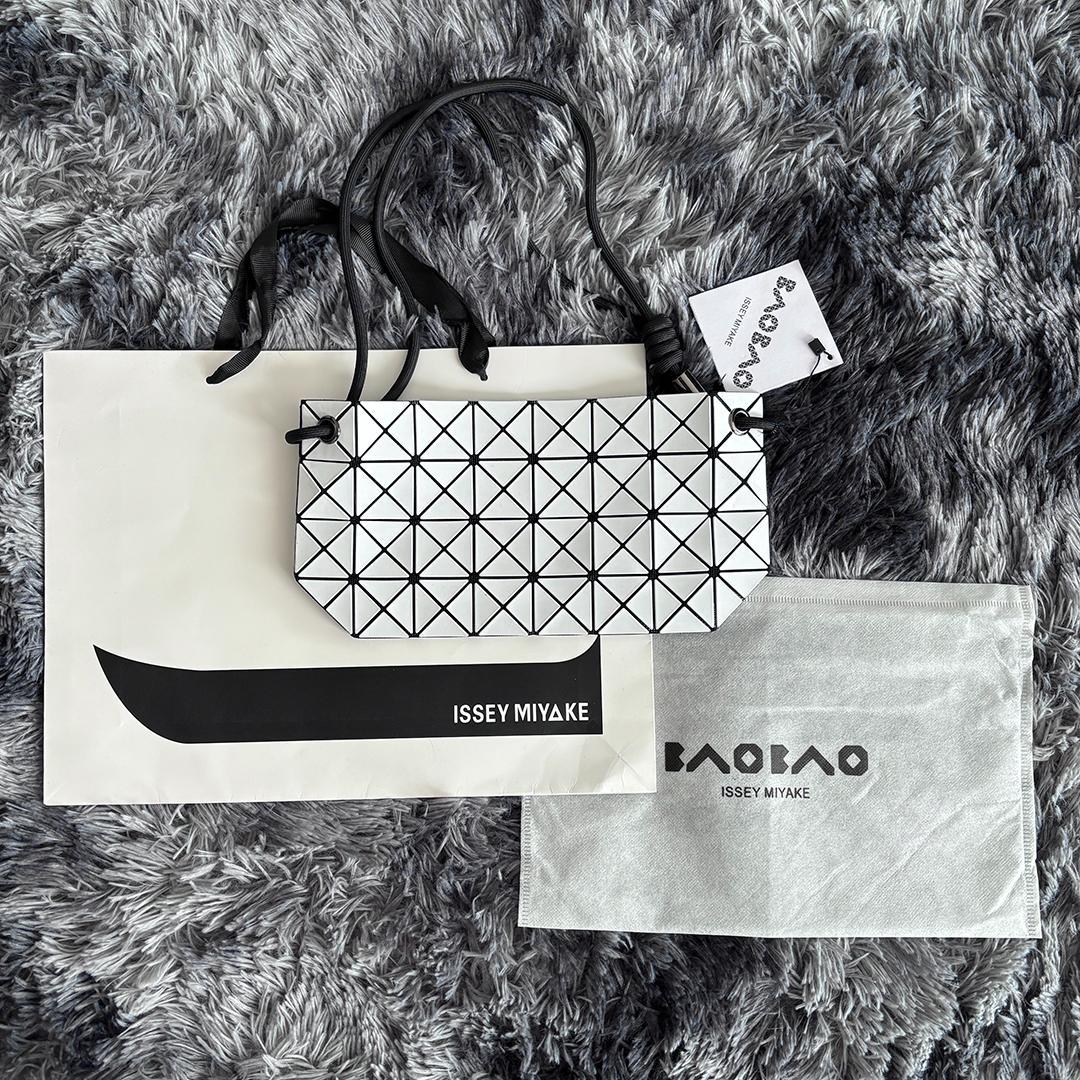 【新品】BAOBAO LOOP LLIC 白 ISSEI MIYAKE