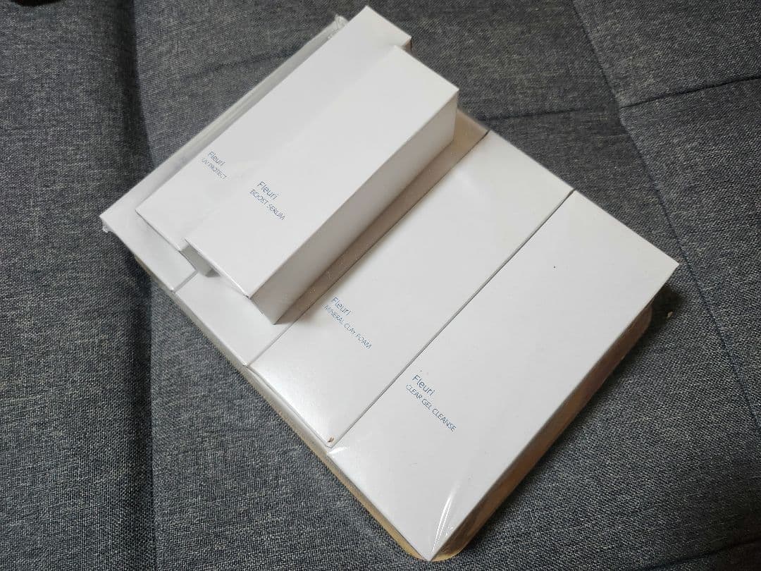 Fleuriフルリ クリアゲルクレンズ　ミネラルクレイフォーム　他　計6本セット