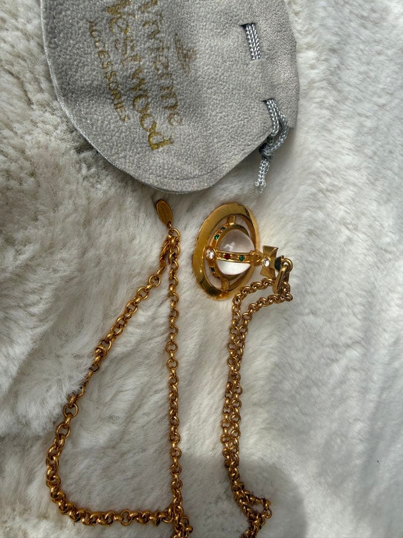 Vivieneen Westwood オーブ　ペンダント　ゴールド