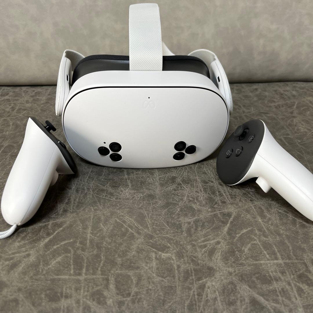  Quest 3S 128GB 本体とコントローラー