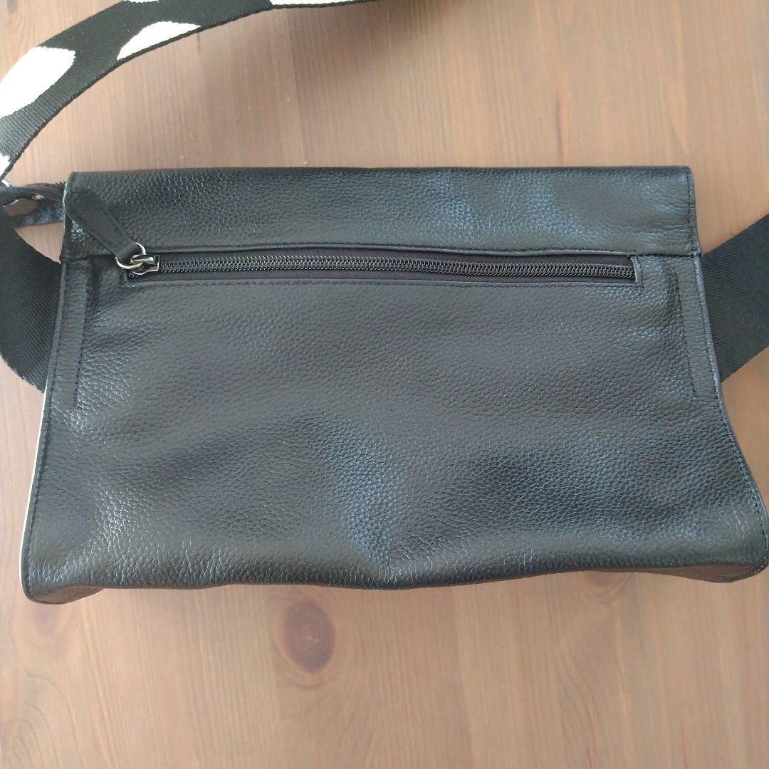 earPAPILLONNER 柄ワイドテープショルダーバック