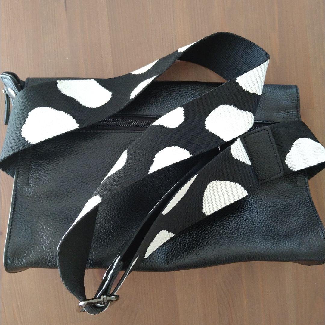 earPAPILLONNER 柄ワイドテープショルダーバック