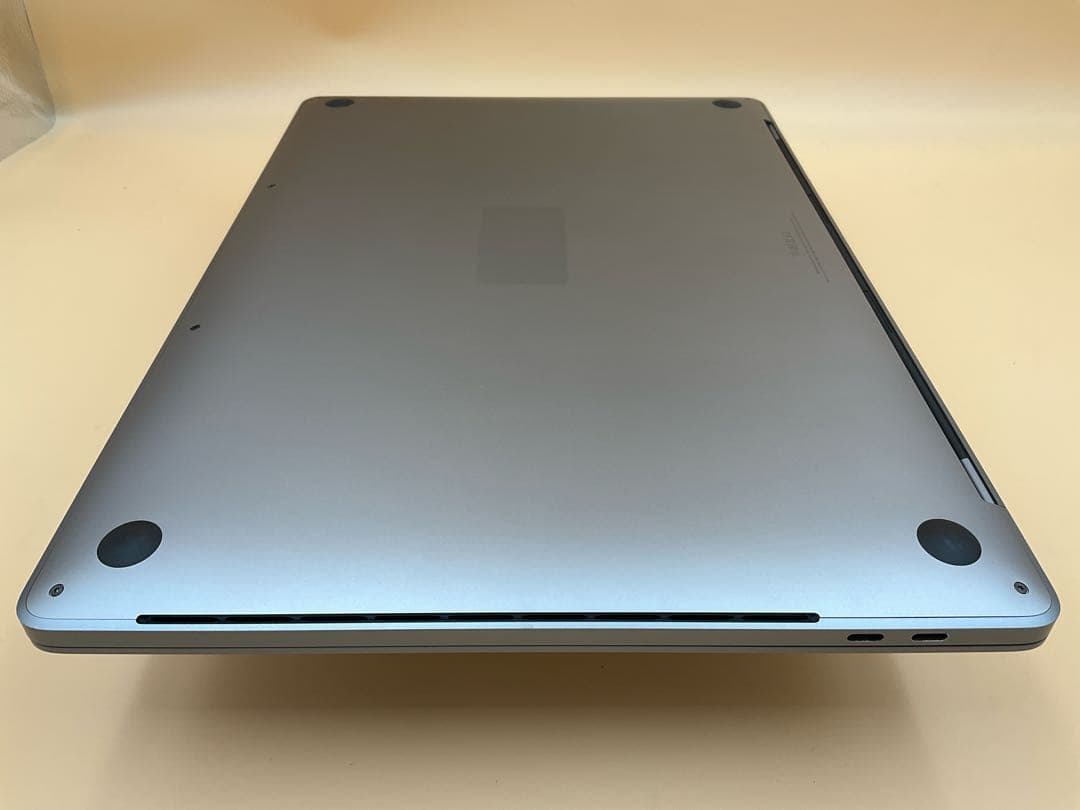 【美品】Macbook Pro 2019 16インチ i7 16GB / 1TB