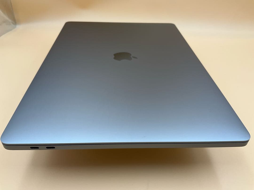 【美品】Macbook Pro 2019 16インチ i7 16GB / 1TB