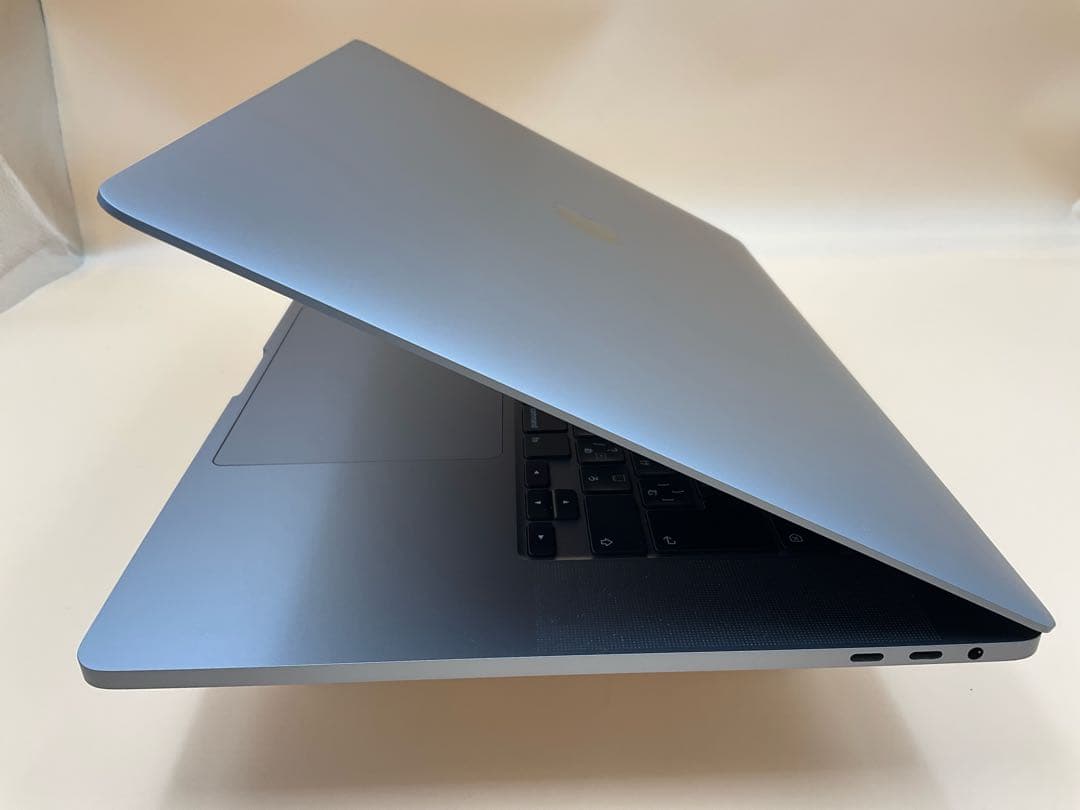 【美品】Macbook Pro 2019 16インチ i7 16GB / 1TB