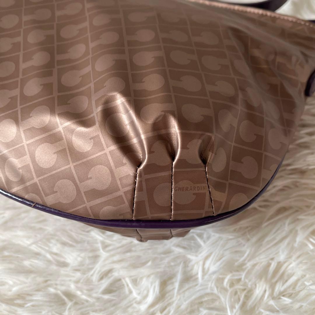 未使用✨ゲラルティーニ ソフティ　クロス　ショルダーバッグ