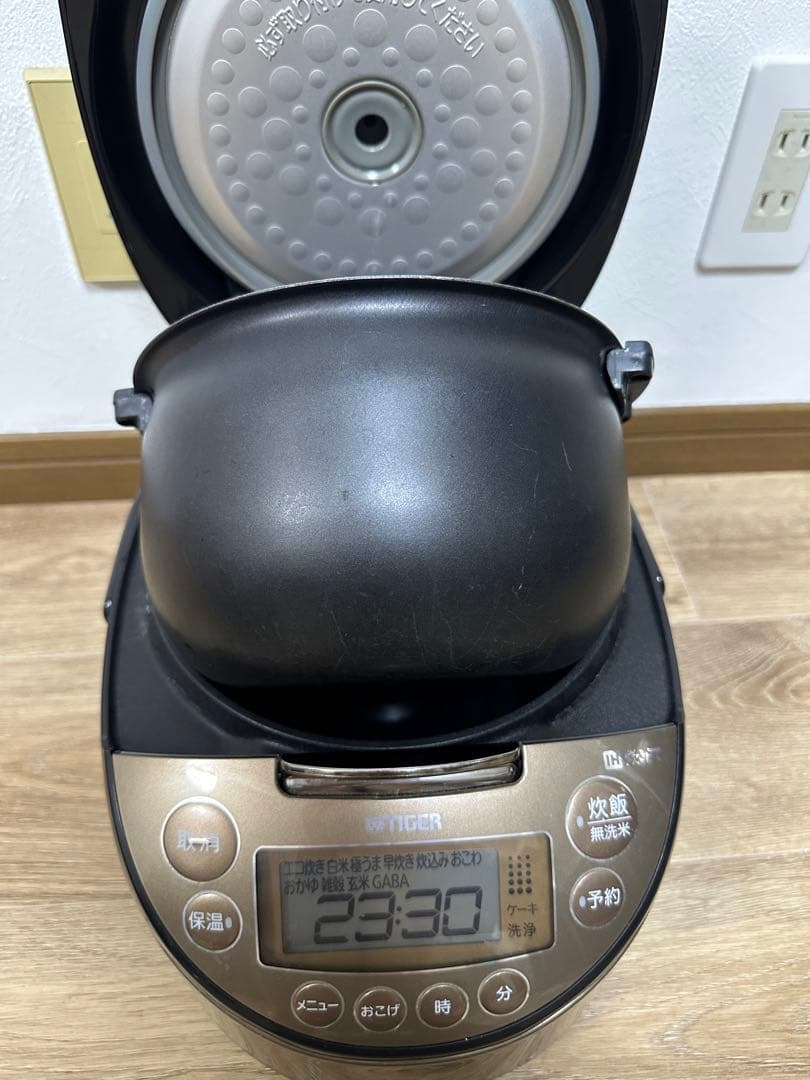 TIGER 炊飯器 5.5合 IH炊きたて JKT-M100 2020年製