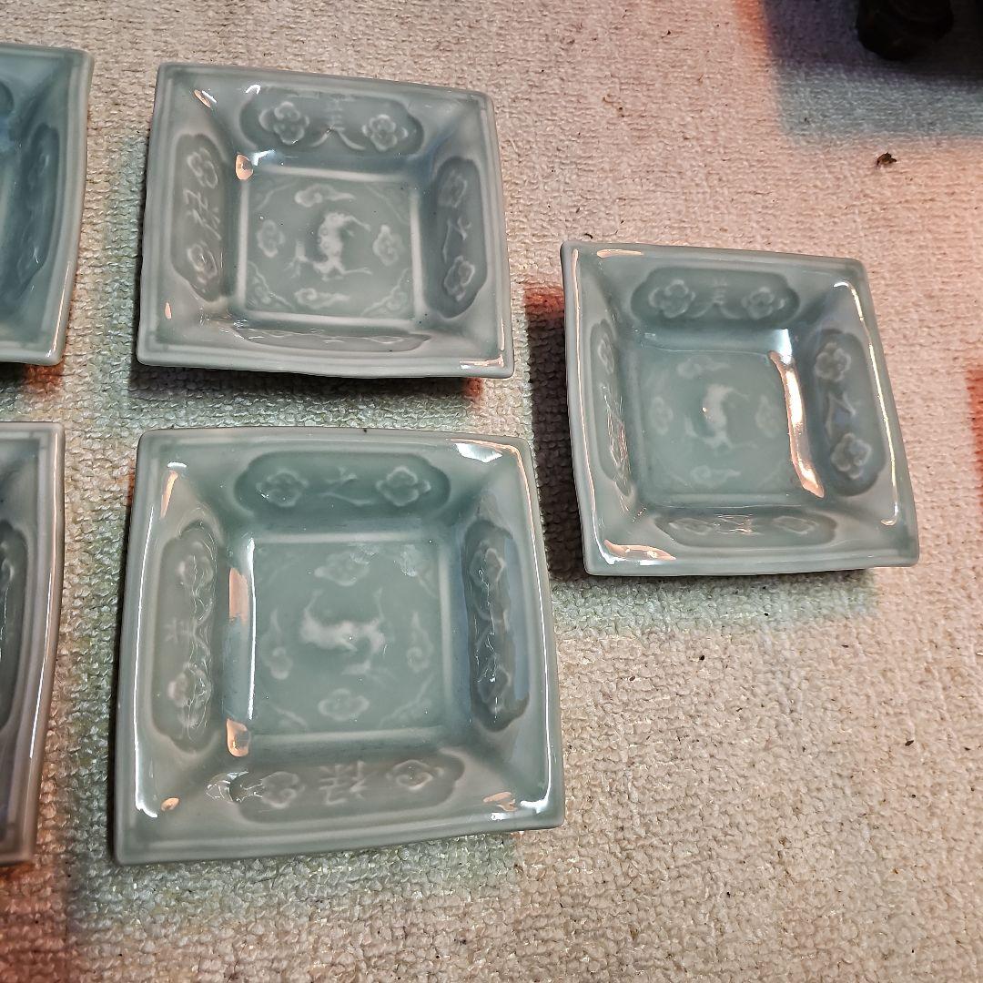 シ*ブ様 その2 江戸の蔵より 三田青磁 陽刻鹿と文字4角皿 美品 11客