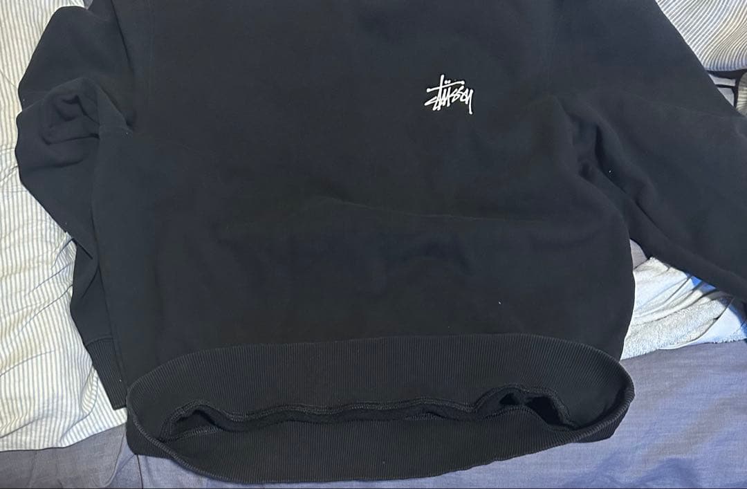 Stüssy ブラック スウェット