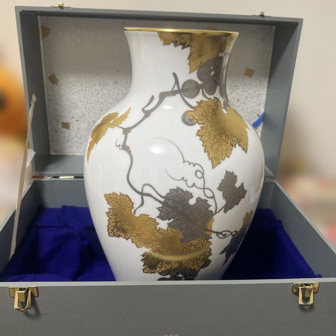 宮内庁御用達　大倉陶園　金蝕葡萄　花瓶36cm