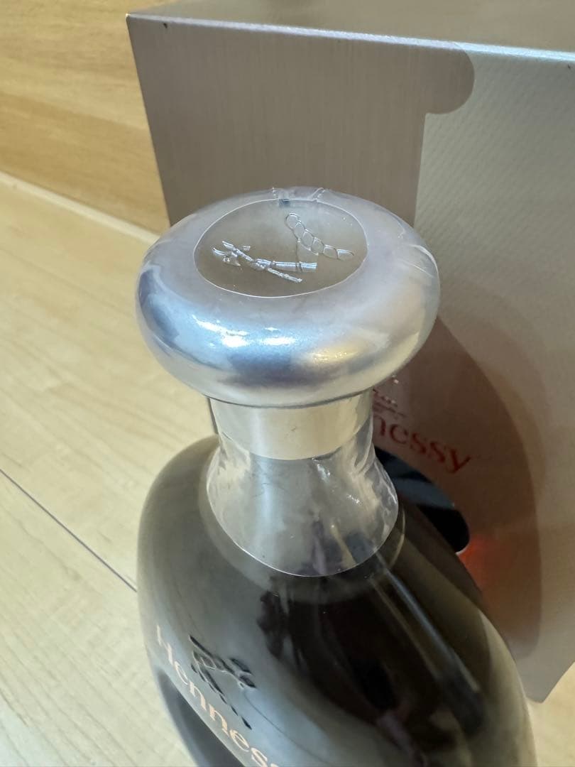 HennessyのJames Hennessyコニャック、ボックス入り　未開封