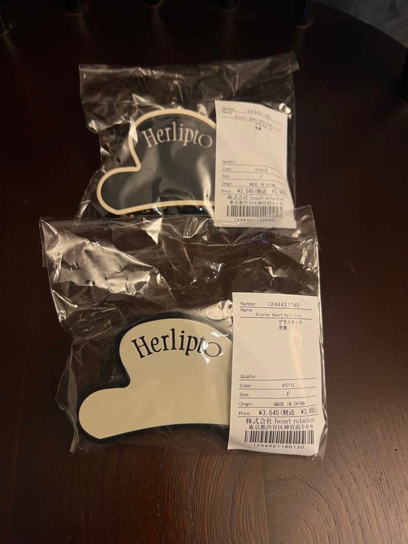 Herlipto Bicolor Heart Hair Clip 黒と白