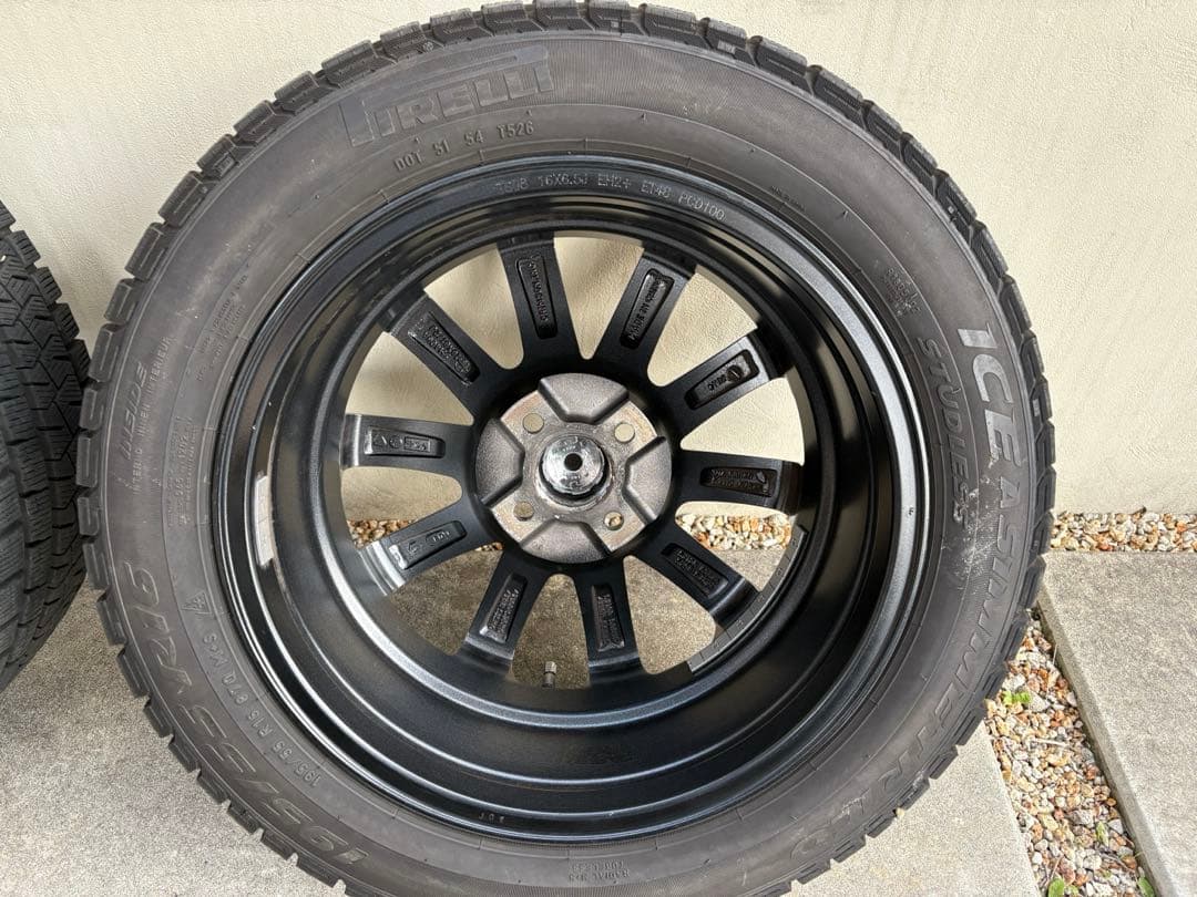 ラージャン様195/55 R16 スタッドレスタイヤ ホイールセット
