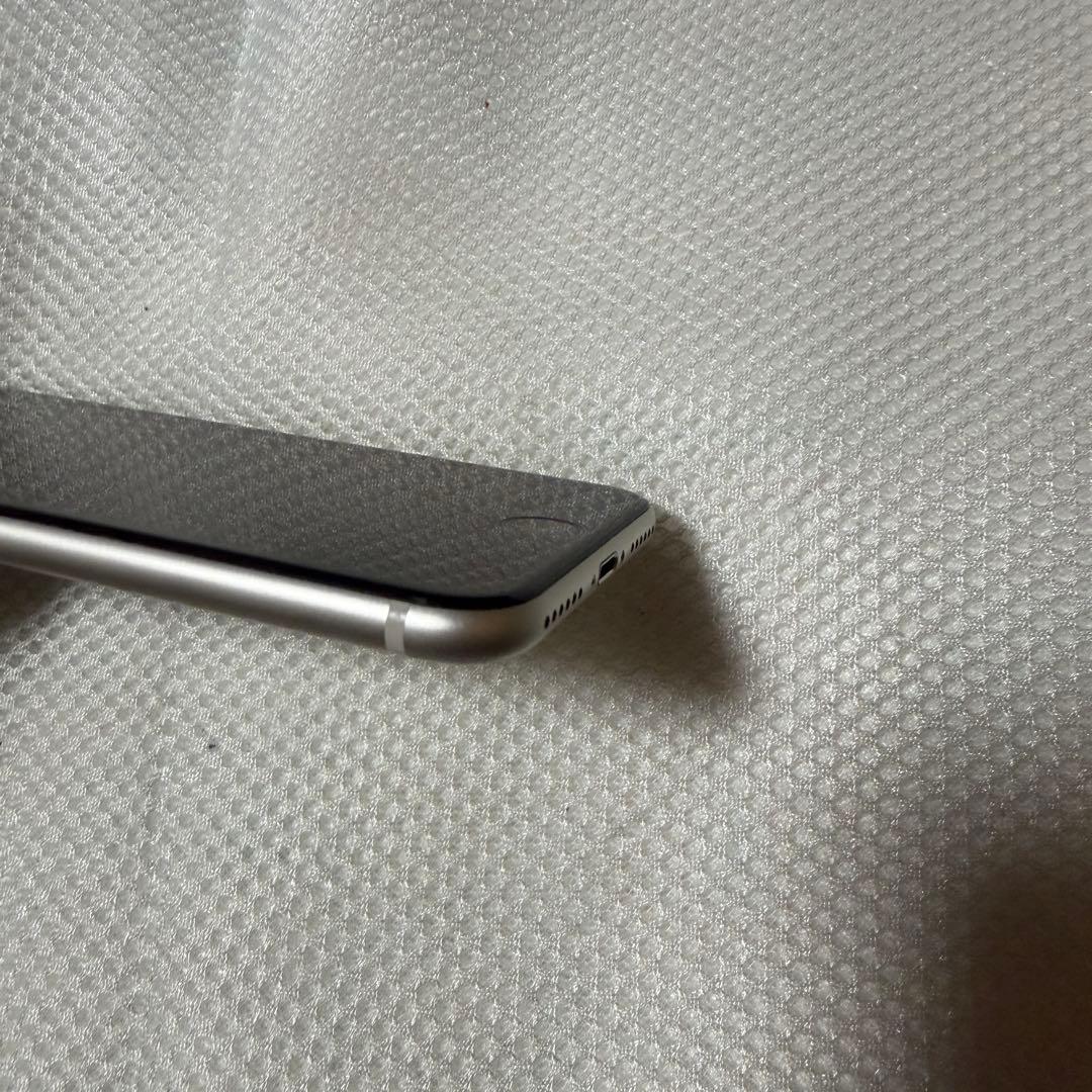 美品 SIMフリー iPhoneSE 第3世代 64GB バッテリー100%