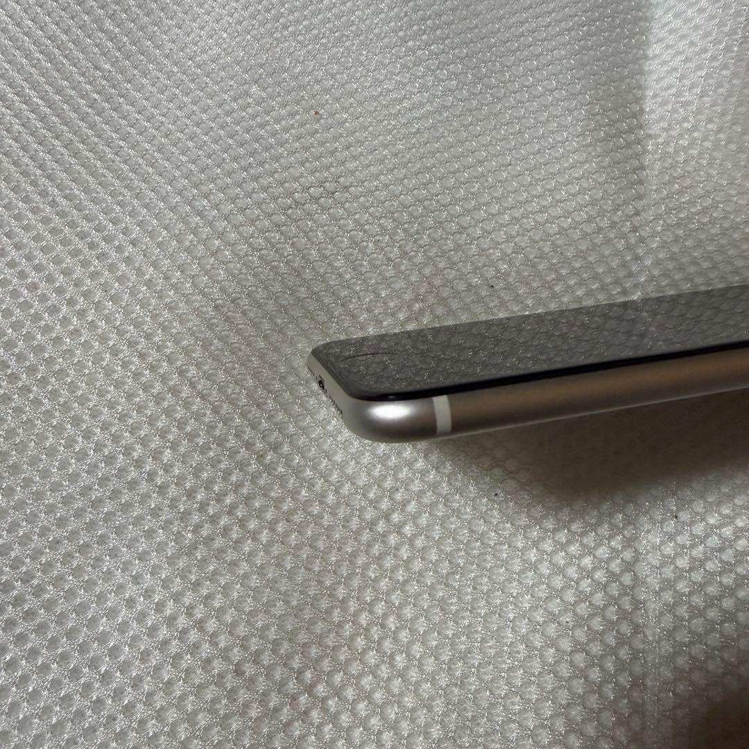 美品 SIMフリー iPhoneSE 第3世代 64GB バッテリー100%