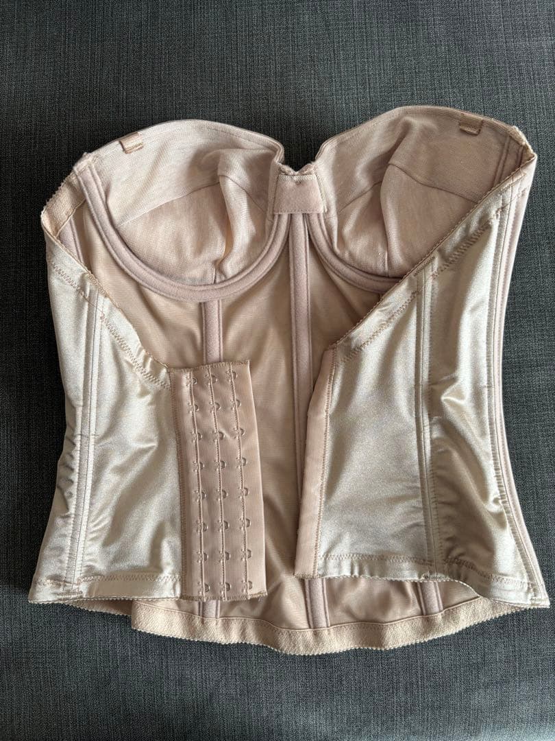 まき ★美品 背中空き ブライダルインナーC70 TAKAMIBridal