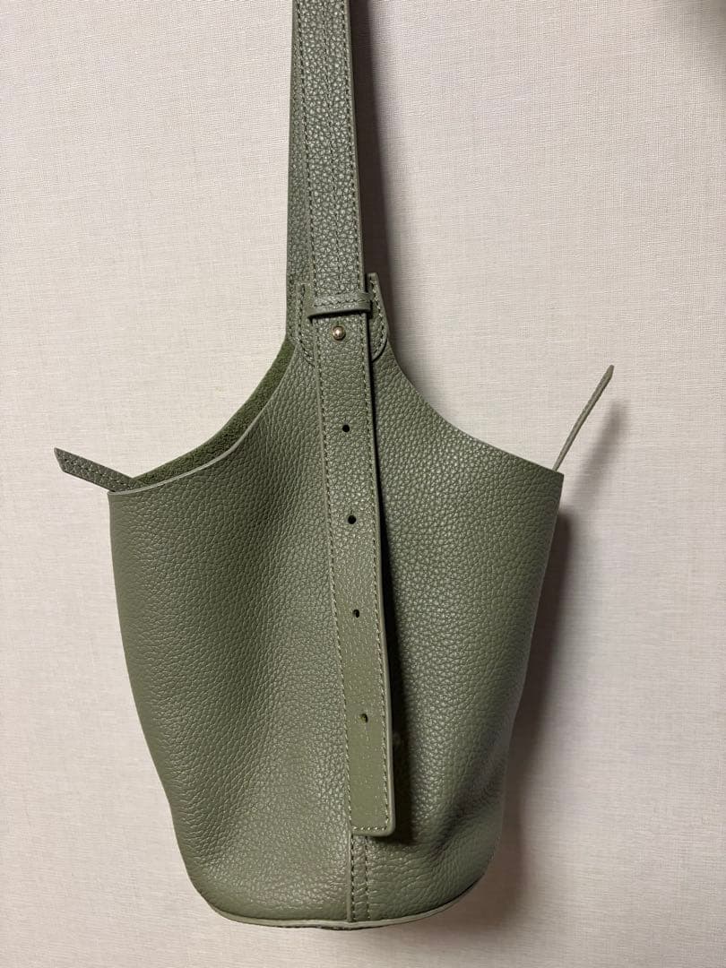 HELEN KAMINSKI オリーブグリーン ショルダーバッグ