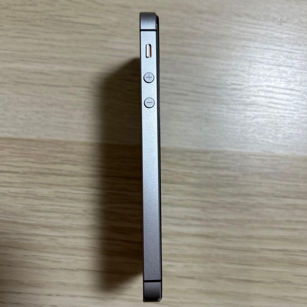 iPhoneSE 第1世代 128GB スペースグレイ　本体のみ