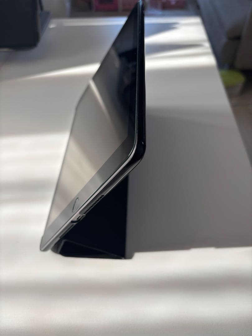 【スコスコ侍】Apple iPad第６世代9.7インチ 本体+付属品