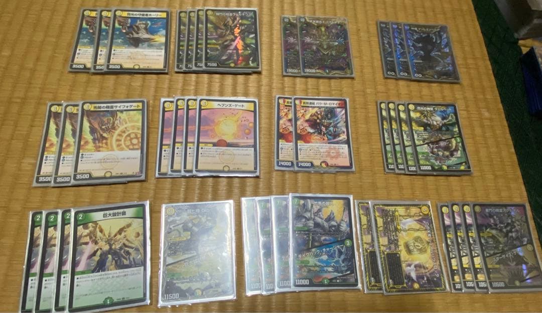 デュエマ 引退品 (スリーブ付き) デッキ6つ 、デッキケース 、プレイマット