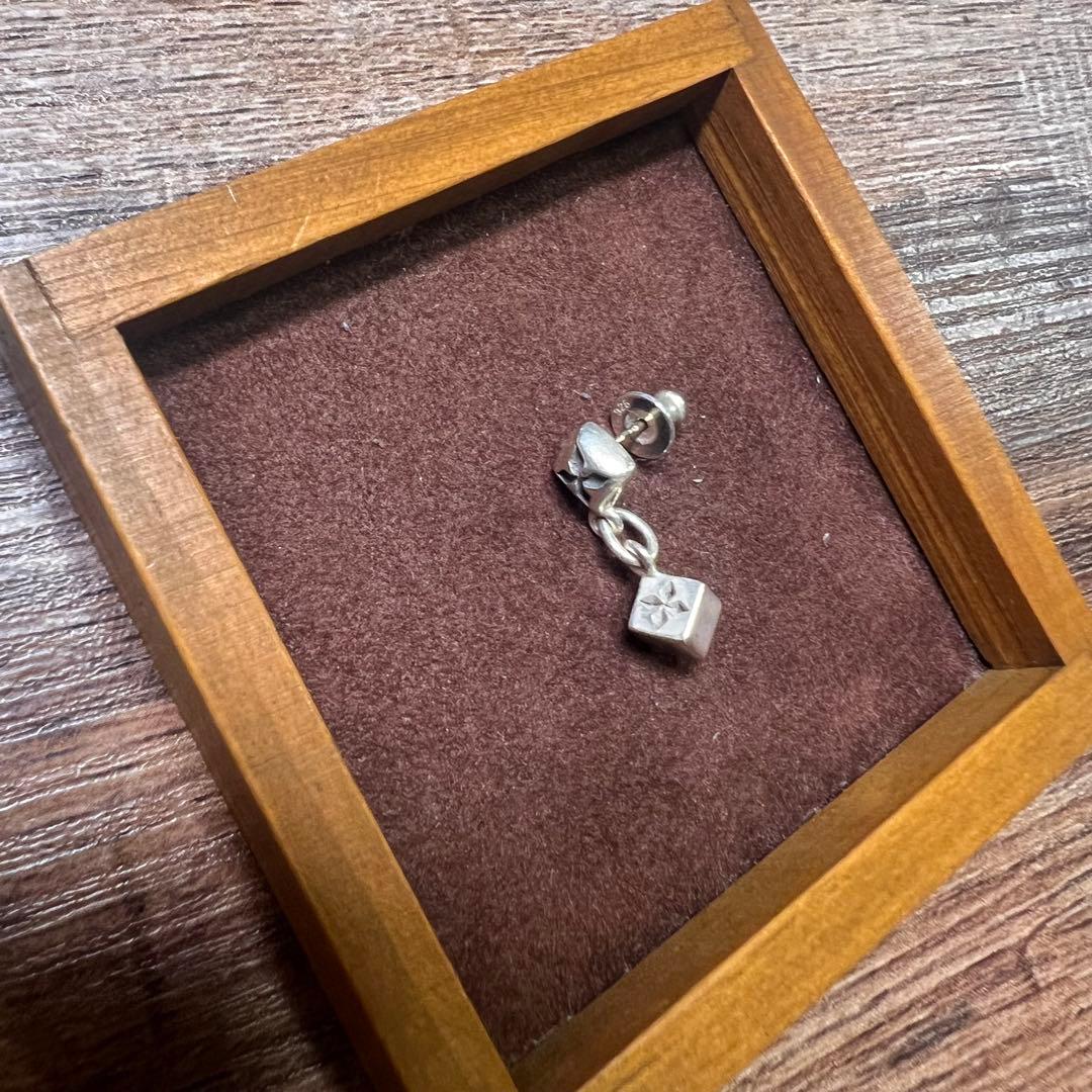 ブラッディマリー クロスダイスピアス