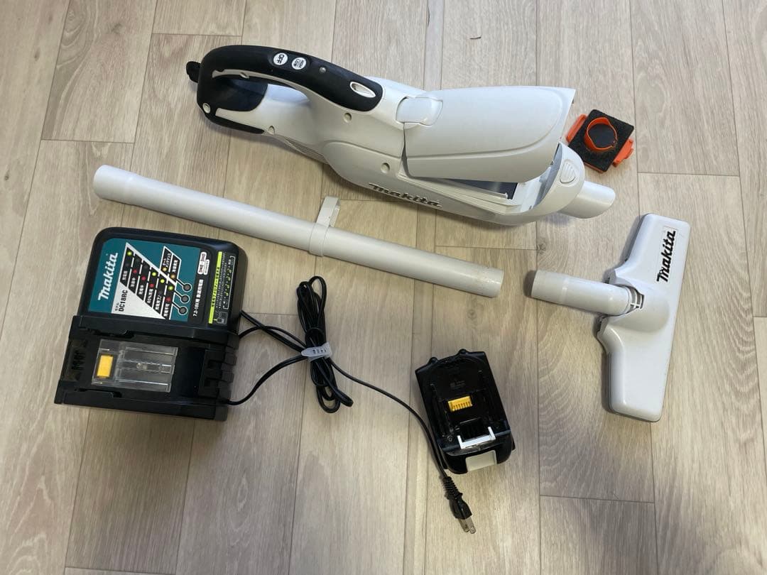 Makita コードレス掃除機 CL182FD