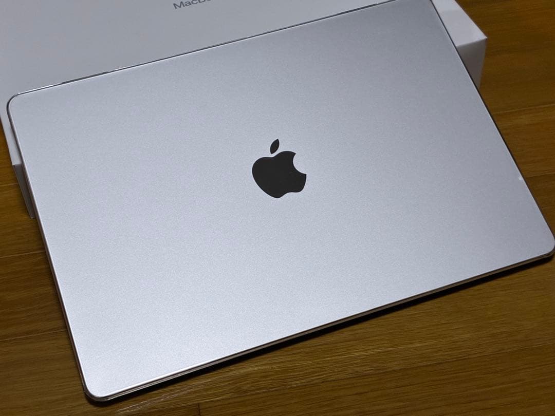 【超美品】MacBook Air M3 16GB 512GB（シルバー）