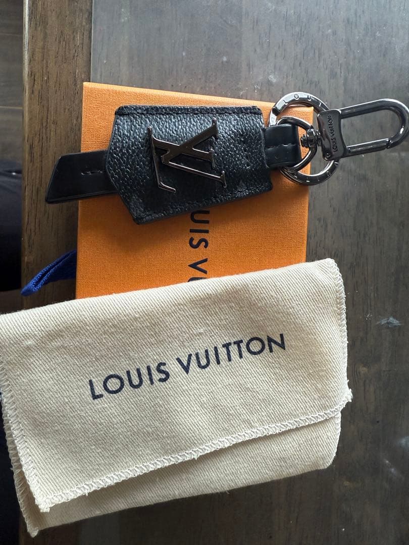 Louis Vuitton ブラックキーホルダー