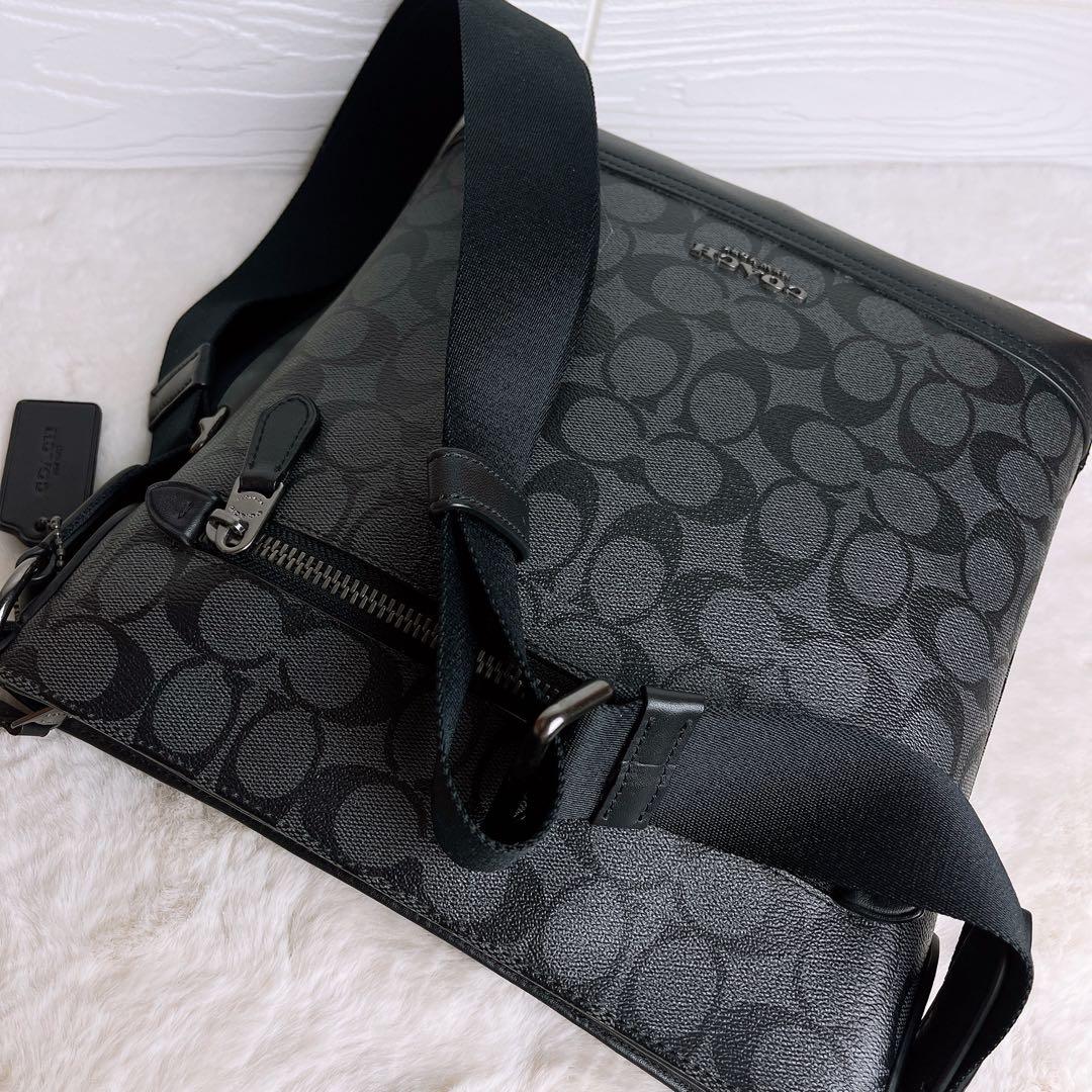 未使用級☆COACHコーチ ショルダーバッグ ブラック レザーメンズ ビジネス
