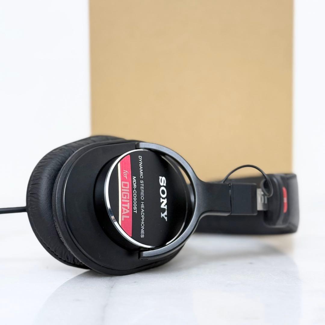 SONYモニターヘッドホンMDR-CD900ST