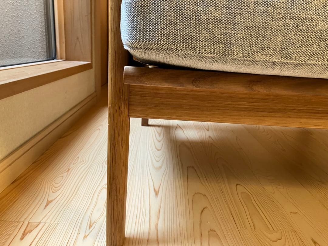 ３人掛けソファ　木製フレーム　無垢材　ナラ　オーク材　北欧デザイン　ビンテージ