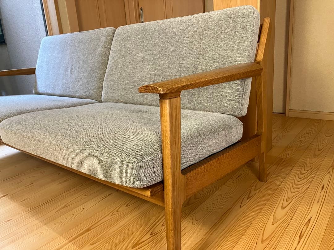 ３人掛けソファ　木製フレーム　無垢材　ナラ　オーク材　北欧デザイン　ビンテージ