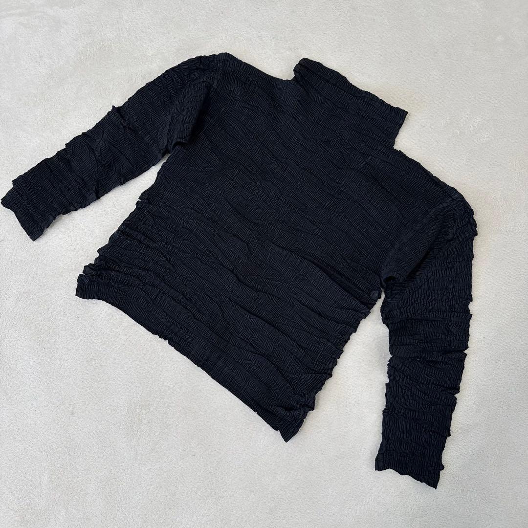 極美品✨ISSEY MIYAKE 立体プリーツ　ブラック　長袖　トップス