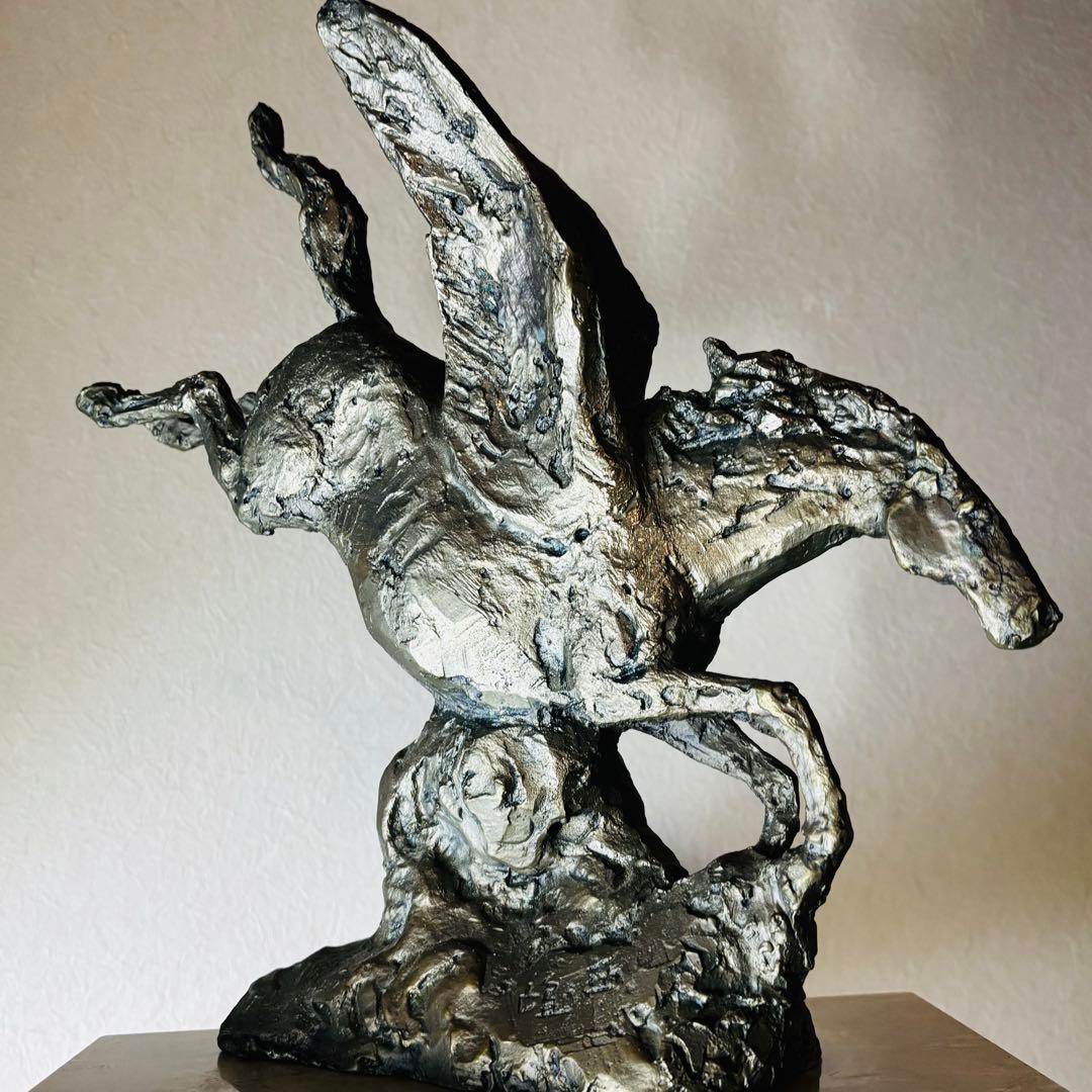 日本彫塑界巨匠 北村西望作 彫刻春駒に題す 洋銀製『春風 』台座付 馬 置き物