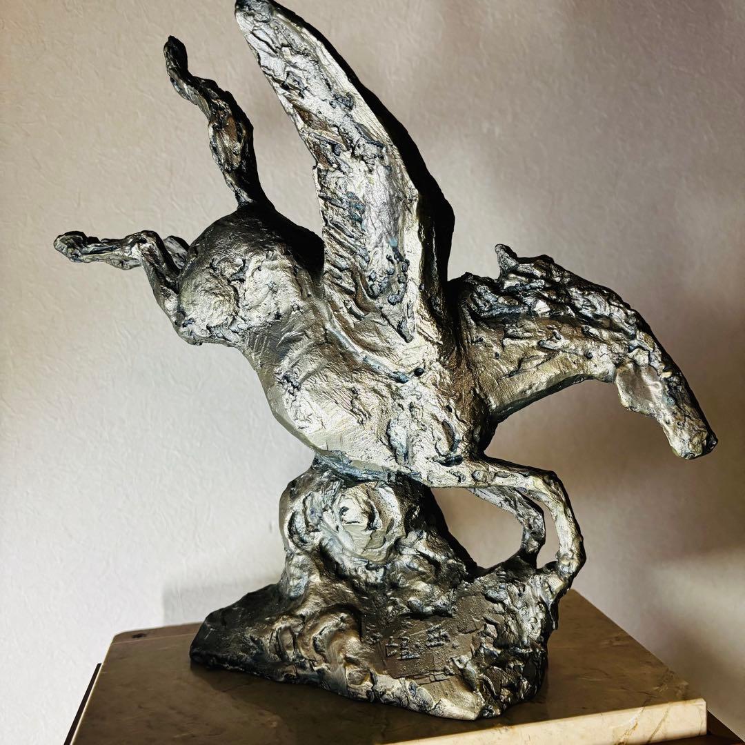 日本彫塑界巨匠 北村西望作 彫刻春駒に題す 洋銀製『春風 』台座付 馬 置き物