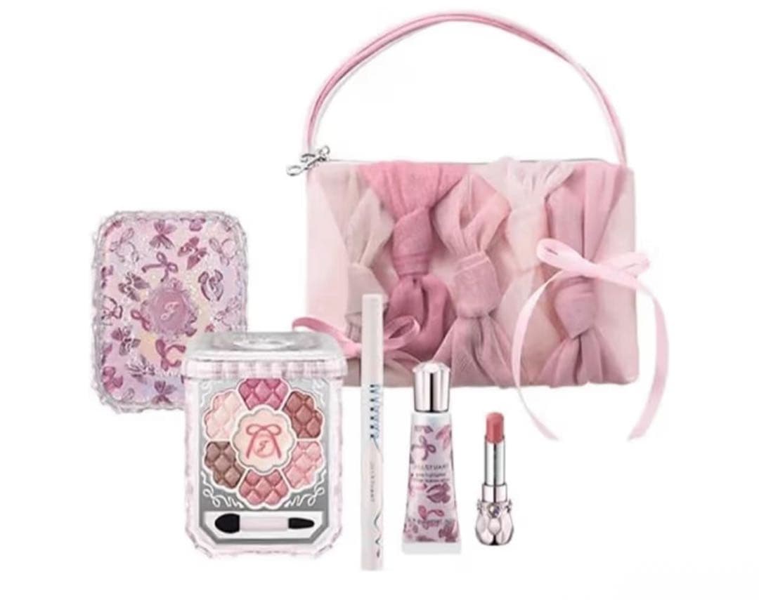 ジルスチュアート　2025 クリスマスコフレ