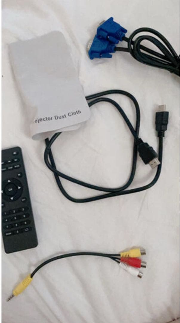 フルHDプロジェクター 定価35800円