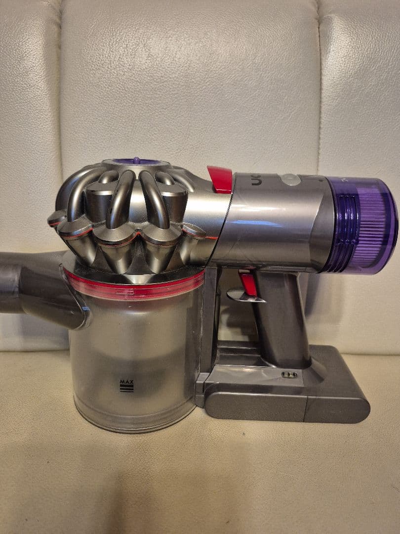 dyson v8 slim fluffy+ 本体、クリーナーヘッド、他セット