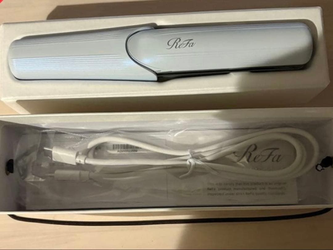 美品✨『ReFa 』ヘアアイロン ホワイト　送料無料⭕️箱付き✨　即購入OK⭕️