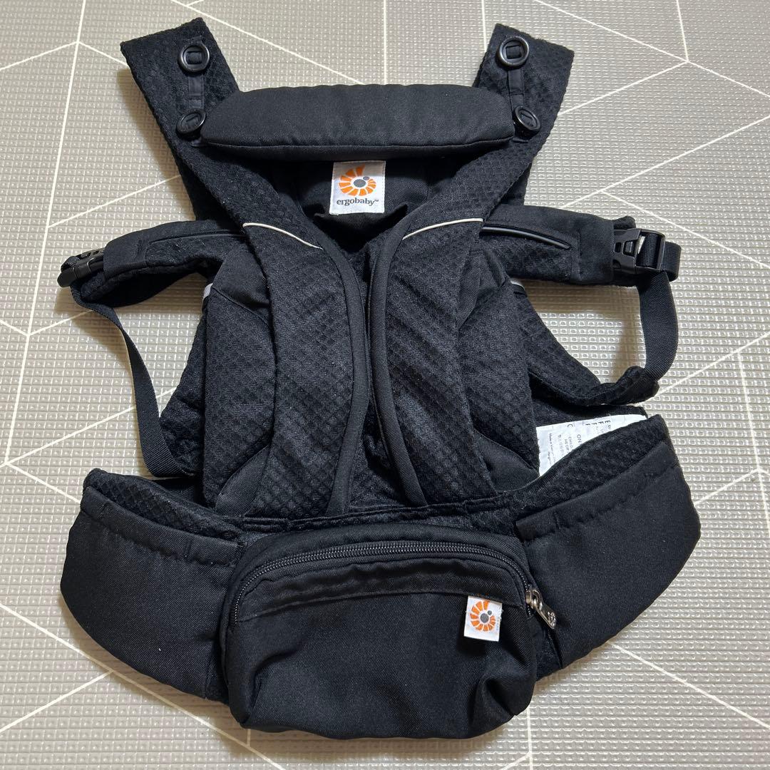 エルゴベイビー 黒 タオル付き ergobaby OMNI breeze