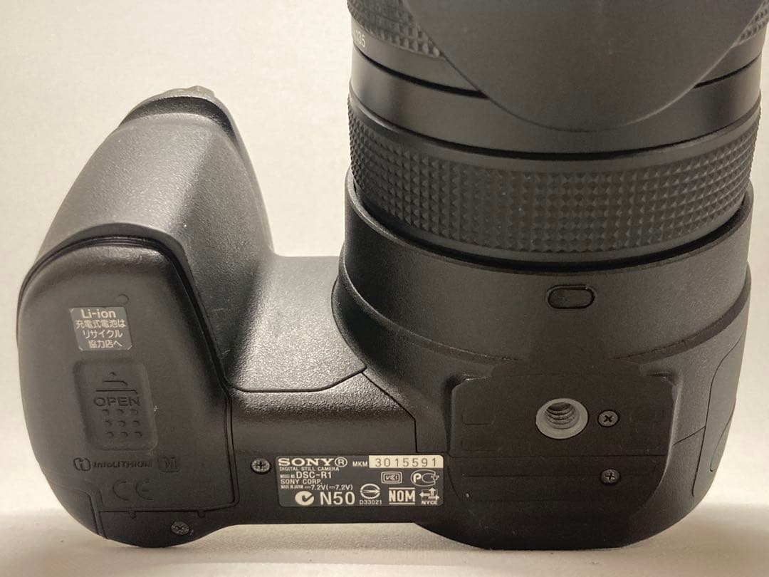 美品　SONY　Cyber-shot　DSC-R1　撮影例有　l01a273dd