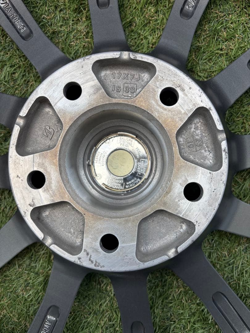 ブリヂストン スタッドレスタイヤBLIZZAK DM-V3 225/65R17