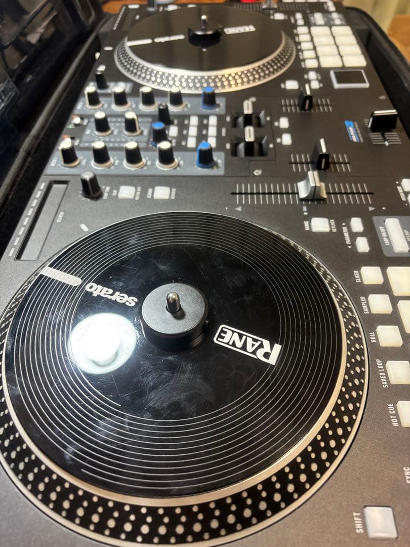 RANE ONE Serato/djayPro用コントローラ