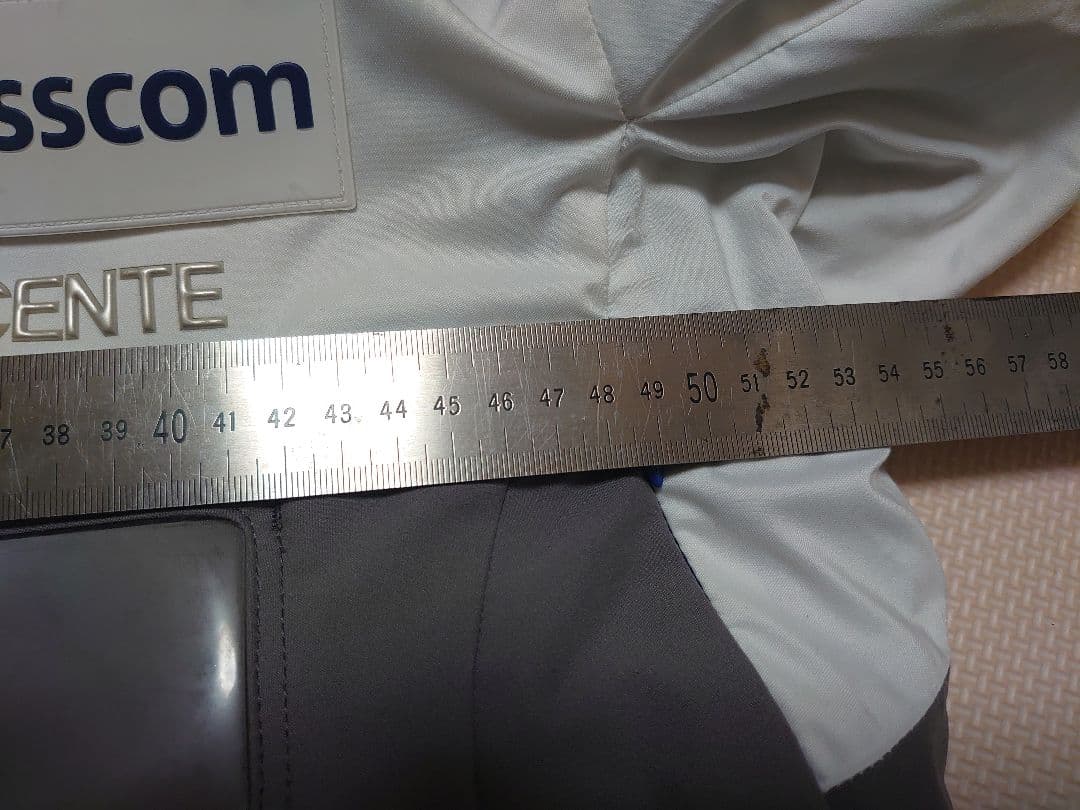 【本日最終 三連休特別値下】DESCENTE スキーウェア上下 スイスモデル